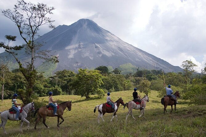 horseback-riding-around-arenal-volcano-base