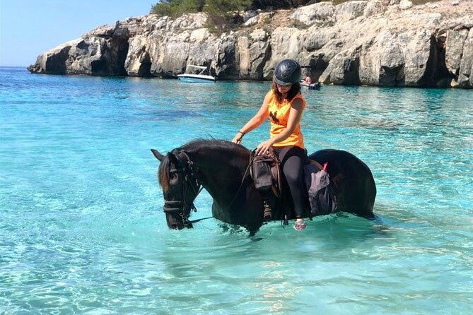 horseback-riding-in-cala-mitjana-menorca-spain-2