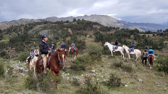 horseback-riding-in-cusco-to-the-temple-of-the-moon