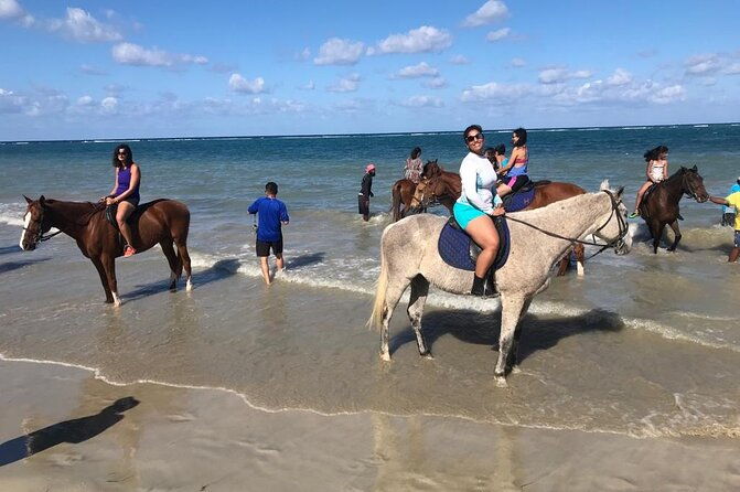 horseback-riding-in-the-ocean-bamboo-rafting-from-ocho-rios