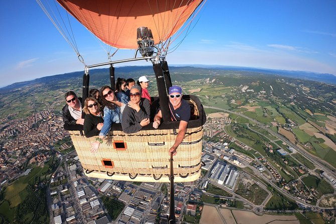 hot-air-balloon-with-champagne-optional-photosvideo-breakfast