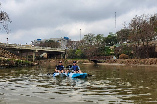 houston-buffalo-bayou-kayak-and-paddleboard-rentals-2