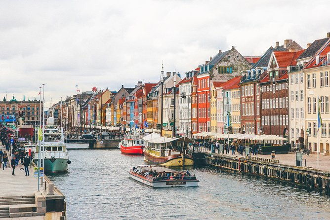 hygge-walk-in-copenhagen-with-a-local