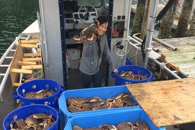 icy-strait-village-tour-and-crab-feast