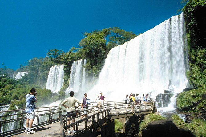 iguazu-experience-in-2-days-argentine-and-brazilian-falls