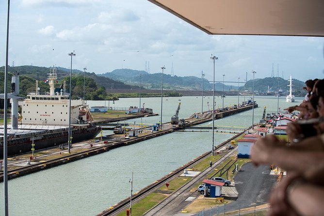 imax-theater-and-miraflores-locks