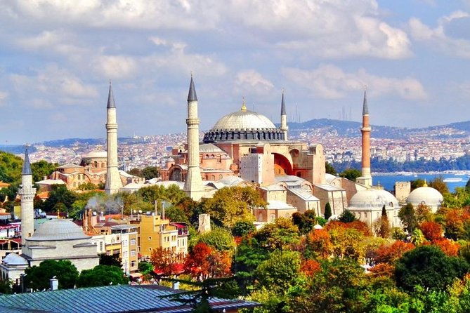 imperial-istanbul-half-day-tour-hagia-sophia-basillica-cistern-and-grand-bazaar-2