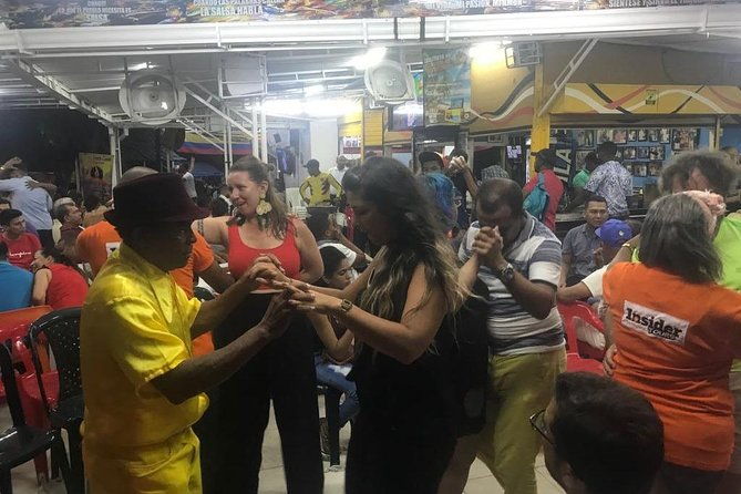 in-your-salsa-a-salsa-barhopping-night-at-cartagena-local-bars