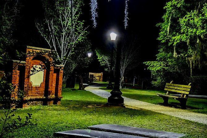 interactive-paranormal-ghost-walking-tour-in-savannah-georgia-2