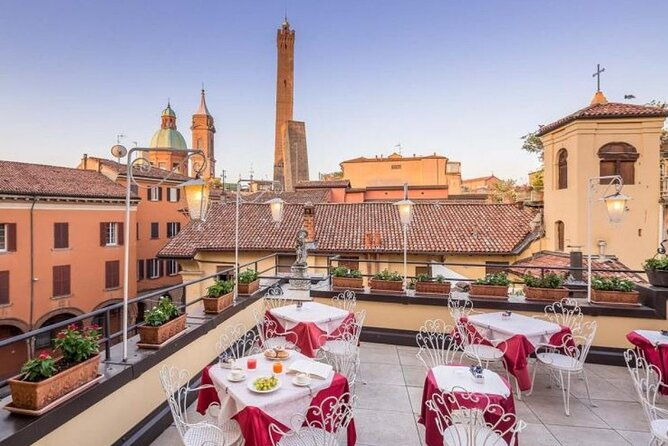 italian-wine-tasting-on-the-panoramic-terrace-in-bologna