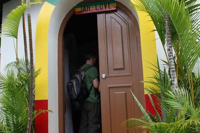 jamaica-combo-tour-dunns-river-falls-and-bob-marleys-nine-mile
