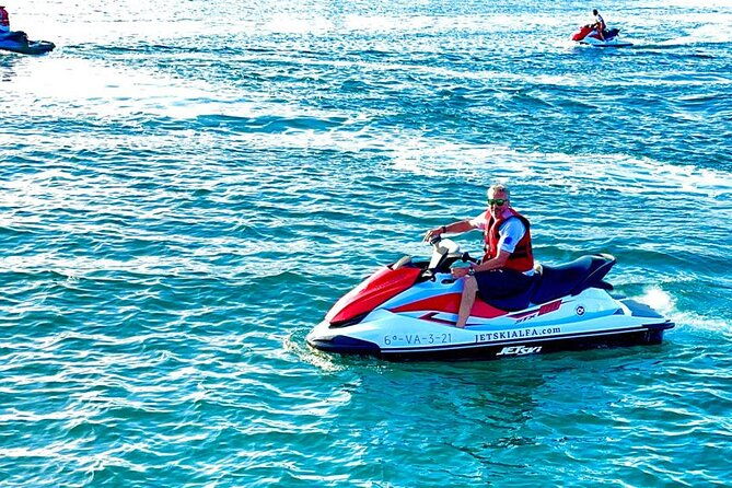 jetski-in-valencia-for-30-minutes-for-1-or-2-people-2