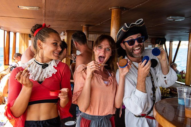jolly-roger-pirates-adventure-cruise