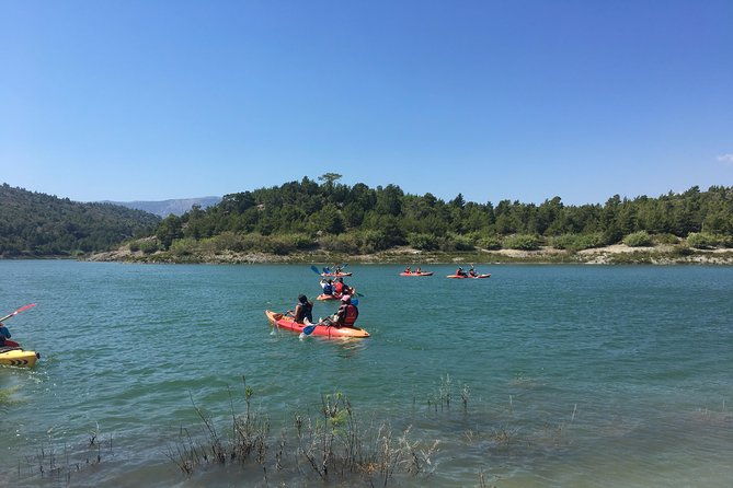 kayak-at-apolakkia-lake-2