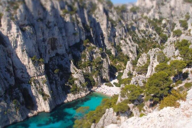 kayak-guided-tour-with-a-local-cassis-calanques-national-park
