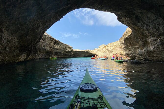 kayak-tour-roca-and-poesia-cave