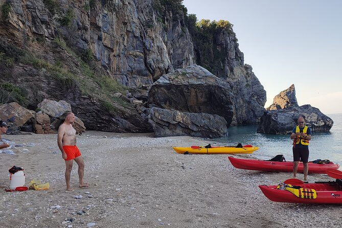 kayaking-adventure-around-pelion-coastline