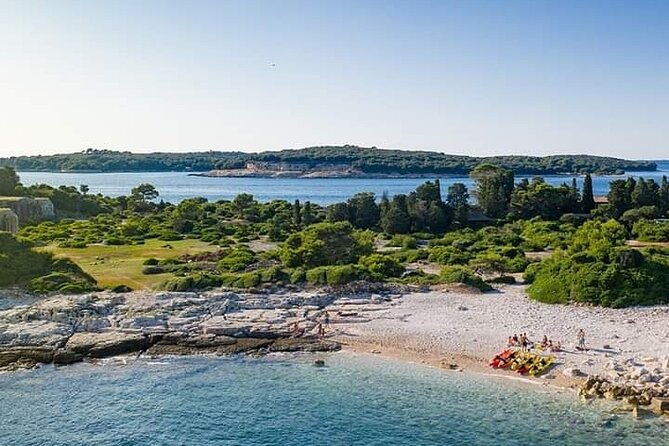 kayaking-to-island-saint-jerolim-with-snorkeling-activitie