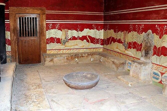 knossos-palace-the-archaeological-museum-of-heraklion-with-transfer-2