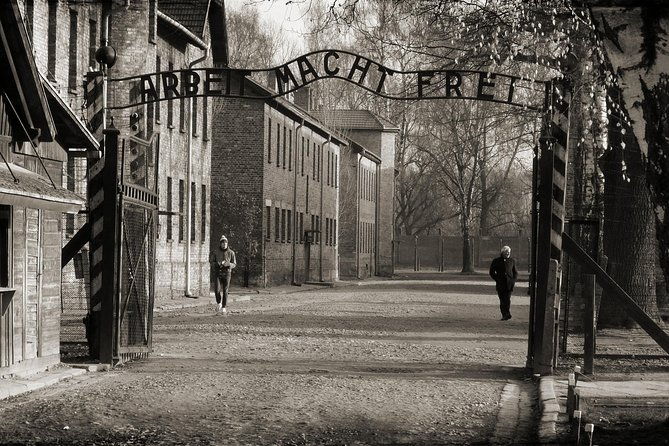 krakow-and-auschwitz-full-day-tour-from-warsaw-by-private-car-2