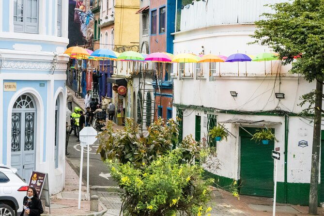 la-candelaria-private-tour-bogota-local-lunch-2-museums-6-hrs