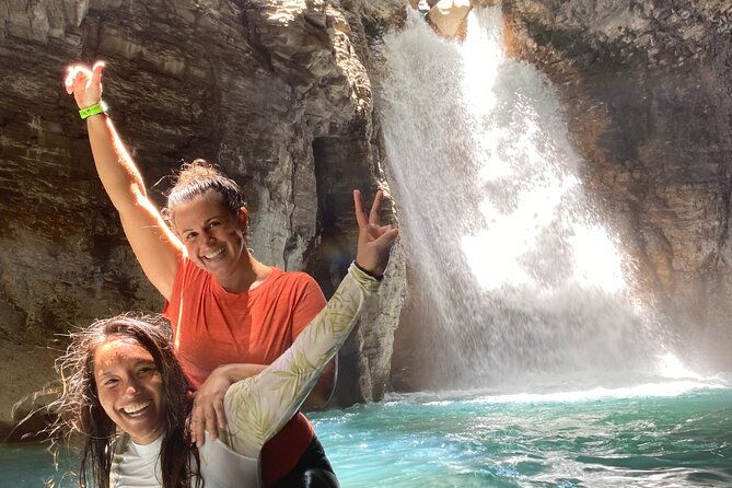 la-leona-waterfall-adventure-hike-group-tour
