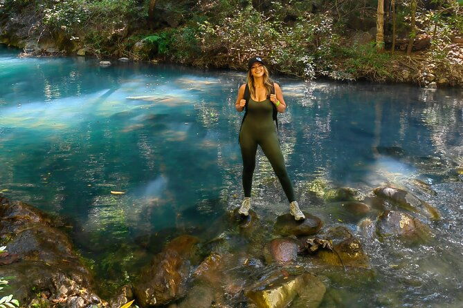 la-leona-waterfall-hike-private-experience
