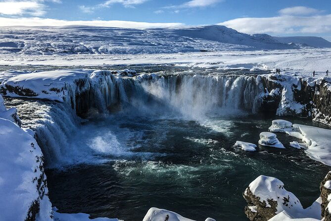 lake-myvatn-and-godafoss-waterfall-for-cruise-ships-from-husavik