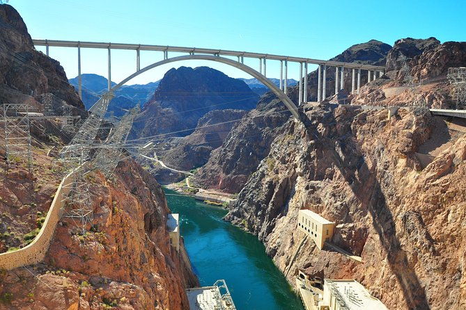 las-vegas-with-hoover-dam-2-days-tour-from-la