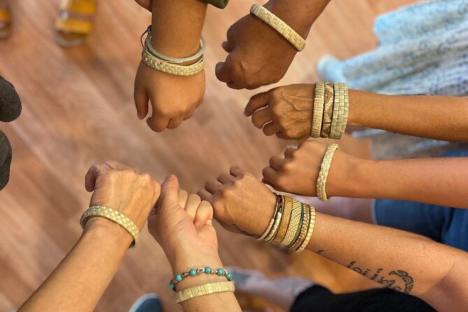lauhala-bracelet-craft-class-on-maui