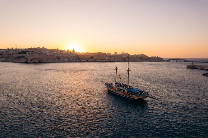 lazy-pirate-party-boat-in-malta