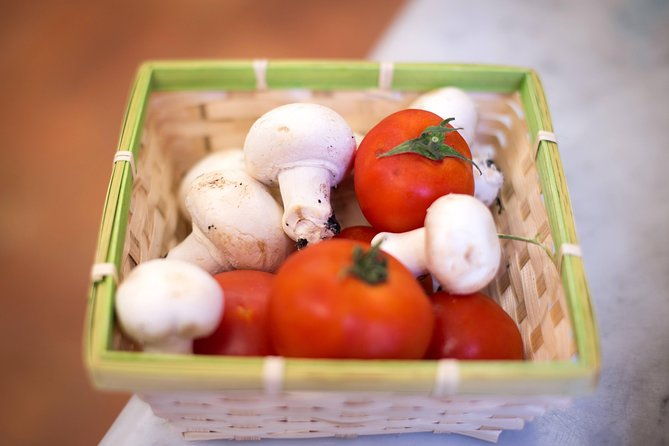 local-market-visit-and-private-cooking-class-at-a-cesarinas-home-in-lecce