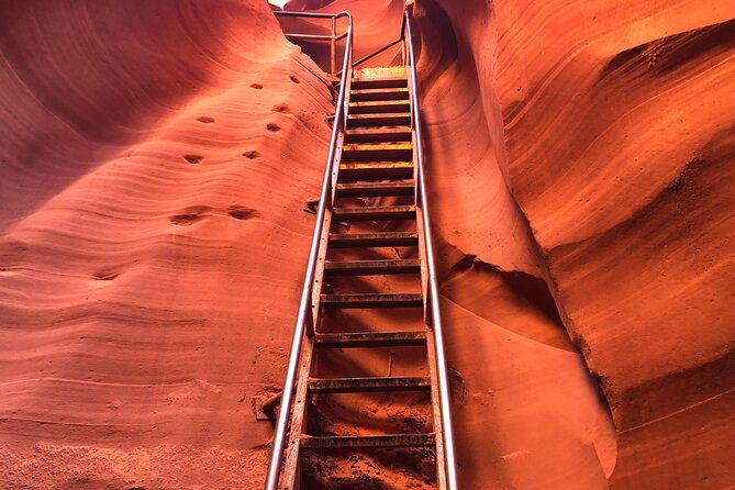 lower-antelope-canyon-hike-and-water-antelope-canyon-kayak