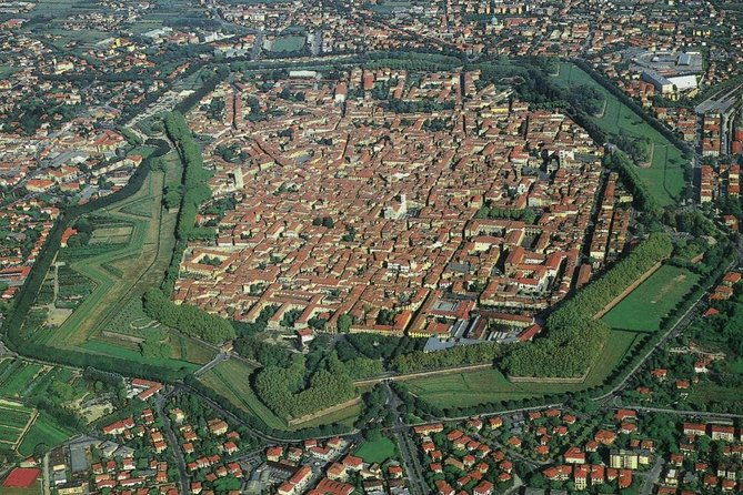 lucca-walking-tour-of-the-city-centre-and-the-walls