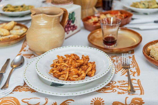 lucca-walking-tour-traditional-cooking-class-with-wine-2