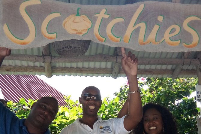 lunch-at-scotchies-jerk-centre-from-ocho-rios
