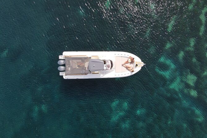 luxury-boat-private-tour-to-favignana-e-levanzo-in-sicily
