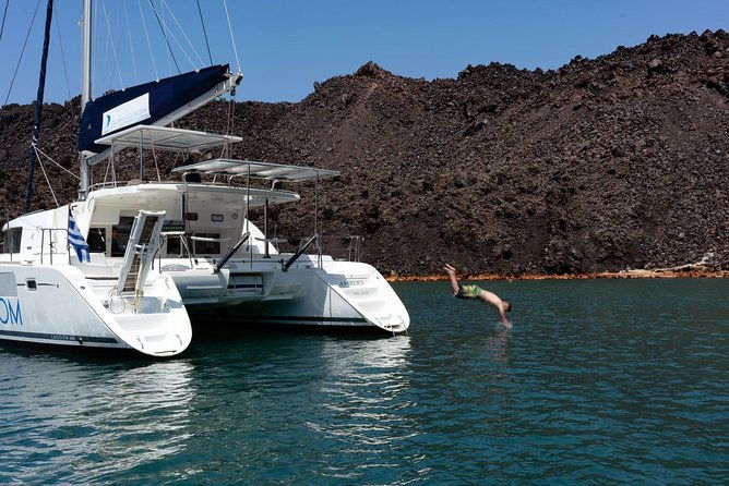 luxury-caldera-cruise-with-a-rich-bbq-meal-and-drinks