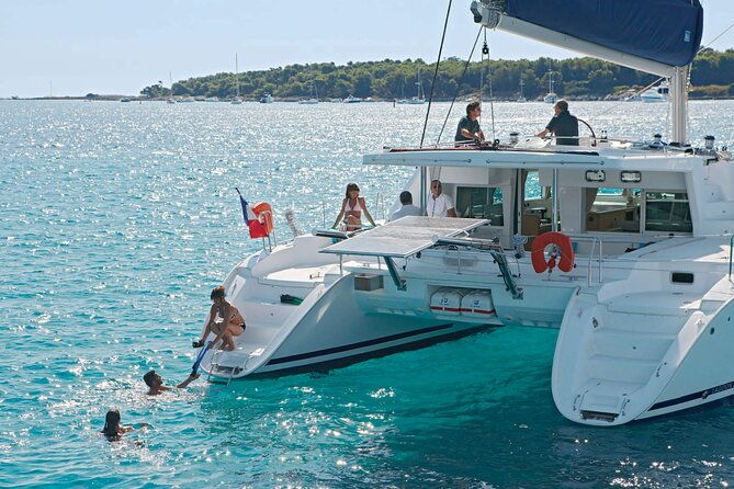 luxury-hawaiian-sea-turtle-dolphin-sail-and-kona-snorkel-2