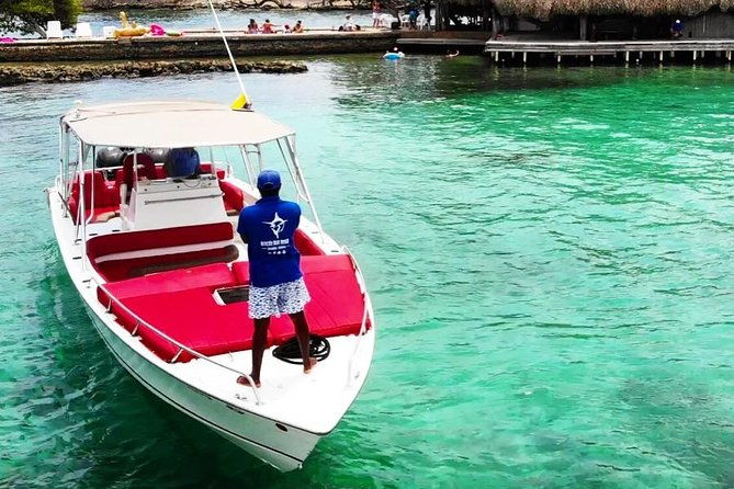 luxury-private-boat-island-hopping-to-the-rosario-islands-baru
