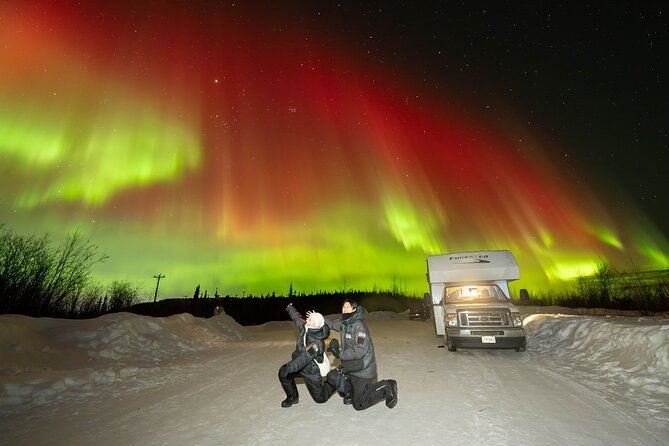 luxury-rv-small-group-aurora-chasing-tour-with-photography