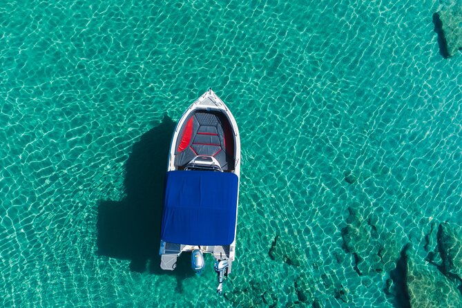 luxury-speedboat-cruise-to-shipwreck-and-blue-caves