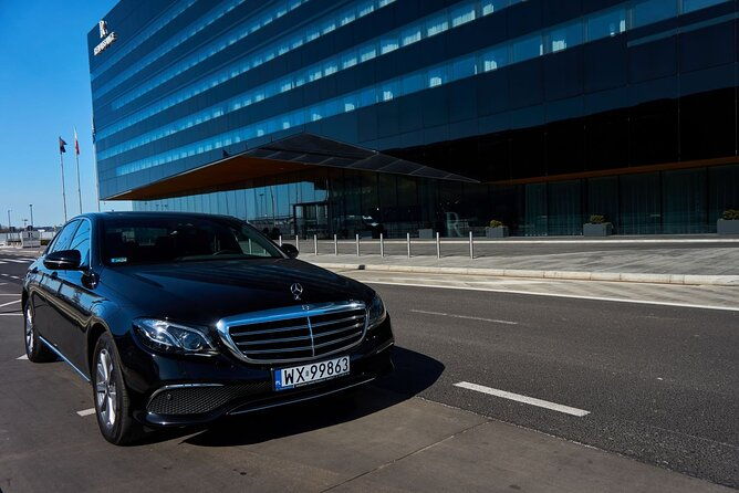 luxury-warsaw-chopin-airport-transfer-by-private-limousine-4
