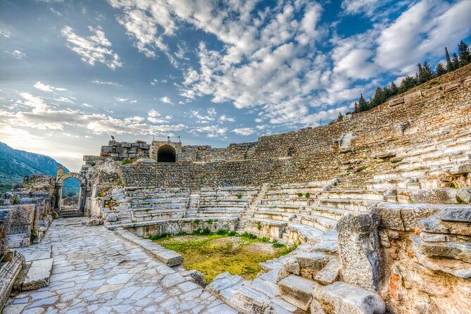 magnificent-ephesus-tour-from-kusadasi-hotels-selcuk-hotels