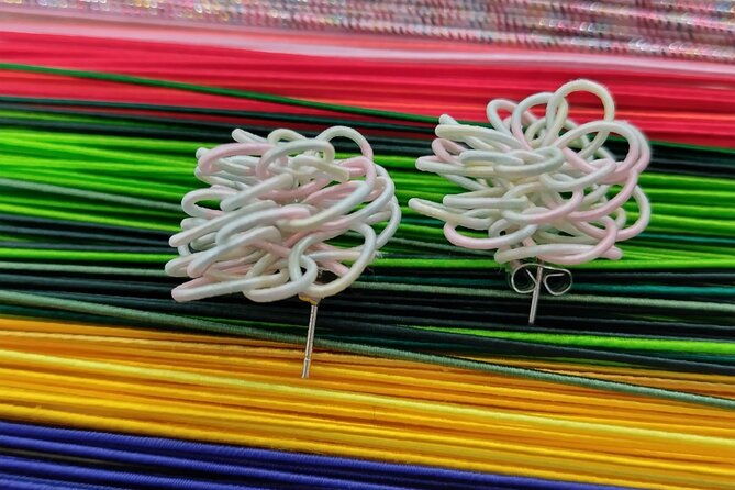 making-cute-mizuhiki-knot-accessories-in-osaka