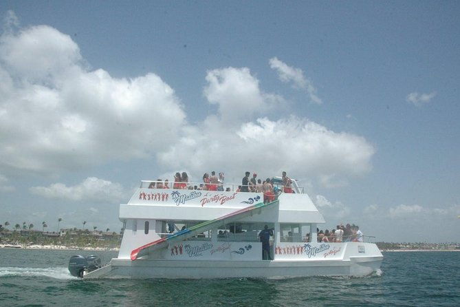 malibu-party-boat-with-dj