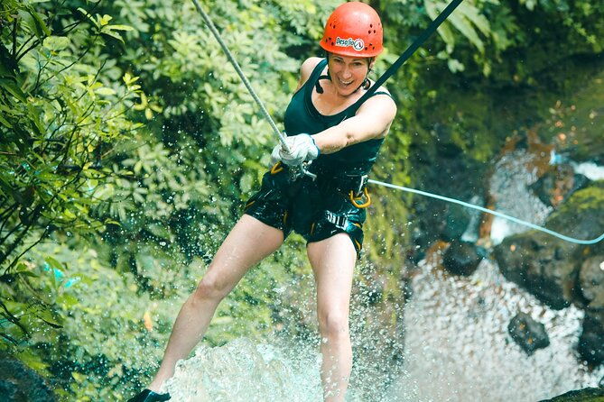 mambo-combo-canyoning-and-rafting-near-the-arenal-volcano