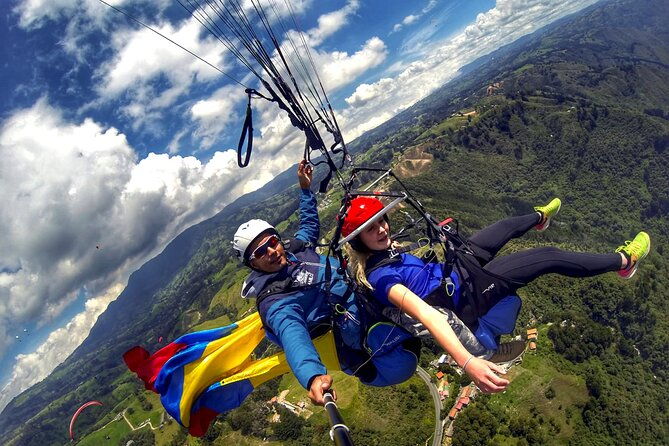 medellin-paragliding-in-the-colombian-andes