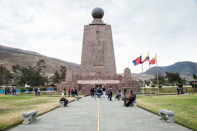middle-of-the-world-monument-tour