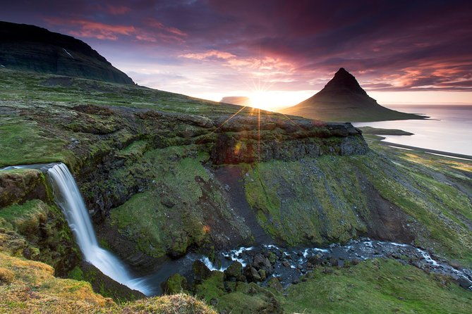midnight-sun-kayaking-adventure-by-mt-kirkjufell